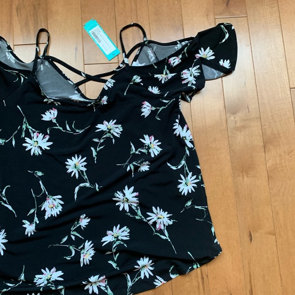 Kaileigh Off The Shoulder Top - Picture 3 of 7